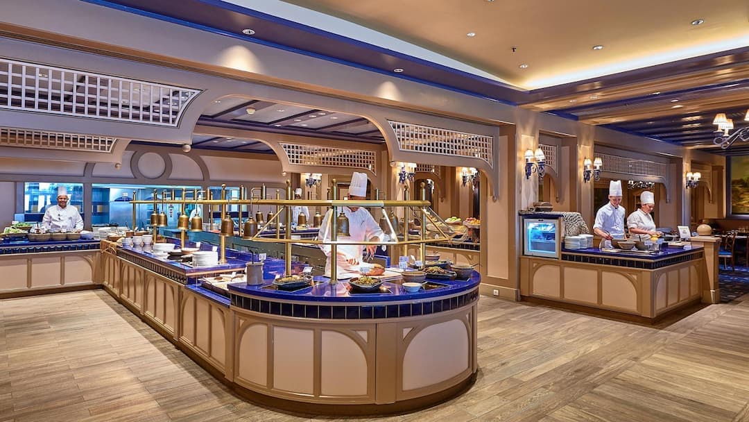 The 2026 Golden Hour Guide: Ranking the Best Sunset Views from Every Disneyland Paris Restaurant