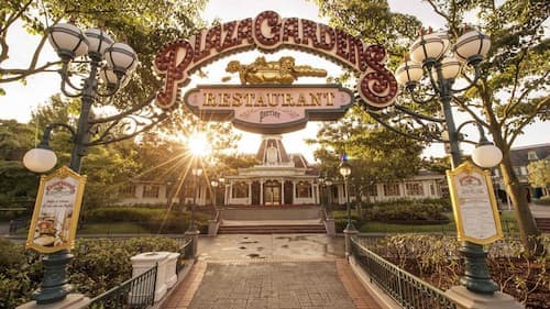 Repas avec les Personnages au Plaza Gardens